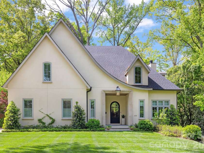 254 Huntley Place, Charlotte, NC 28207.  MLS# CAR4365613, YatesRealty ID 16761. 