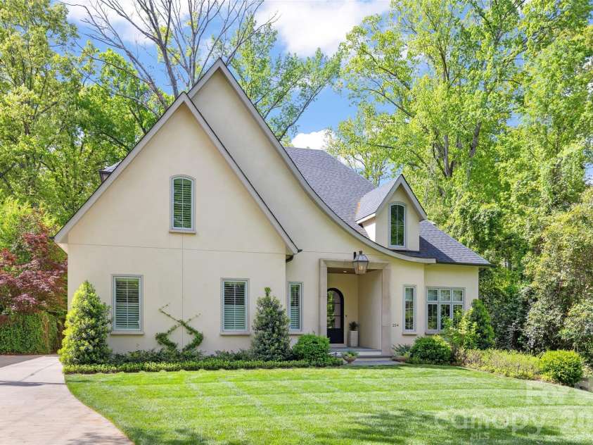 254 Huntley Place, Charlotte, NC 28207.  MLS# CAR4365613, YatesRealty ID 16761. 