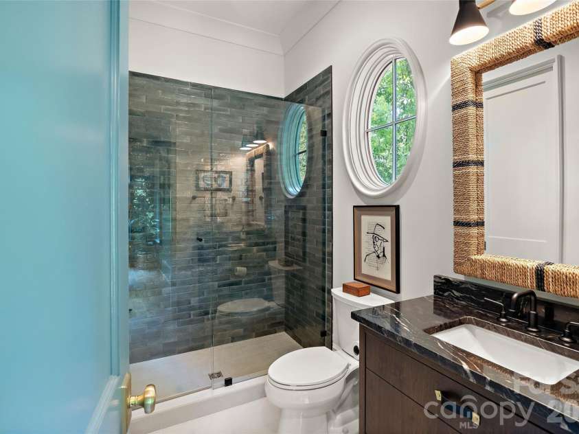 254 Huntley Place, Charlotte, NC 28207.  MLS# CAR4365613, YatesRealty ID 16761. 