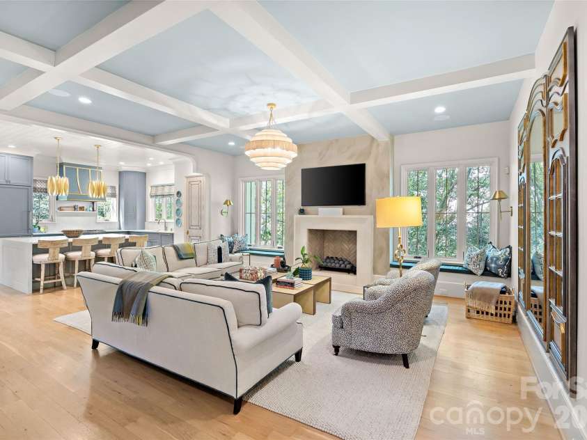 254 Huntley Place, Charlotte, NC 28207.  MLS# CAR4365613, YatesRealty ID 16761. 