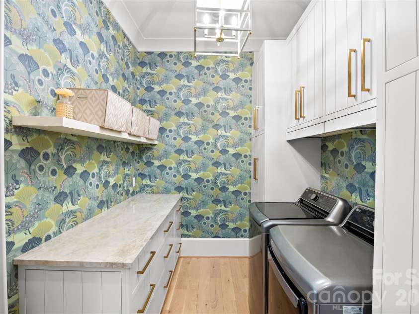 254 Huntley Place, Charlotte, NC 28207.  MLS# CAR4365613, YatesRealty ID 16761. 