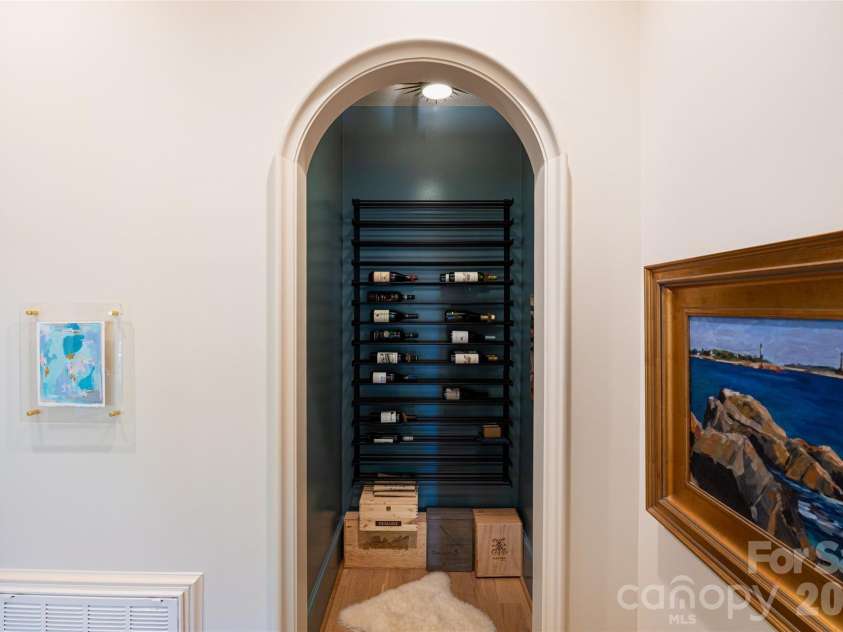 254 Huntley Place, Charlotte, NC 28207.  MLS# CAR4365613, YatesRealty ID 16761. 