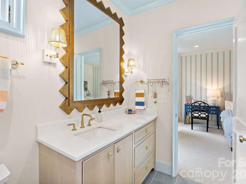 254 Huntley Place, Charlotte, NC 28207.  MLS# CAR4365613, YatesRealty ID 16761. 