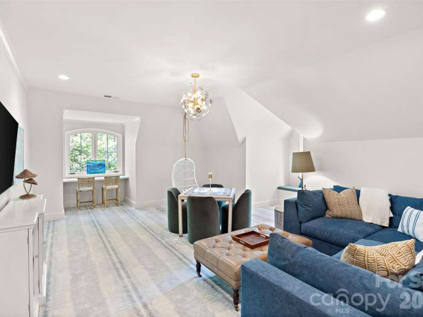 254 Huntley Place, Charlotte, NC 28207.  MLS# CAR4365613, YatesRealty ID 16761. 