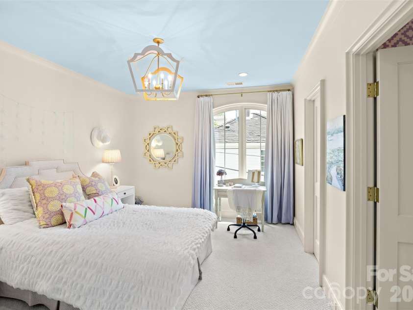 254 Huntley Place, Charlotte, NC 28207.  MLS# CAR4365613, YatesRealty ID 16761. 