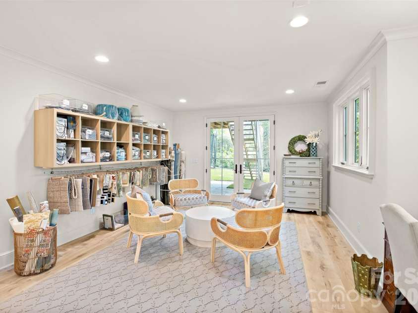 254 Huntley Place, Charlotte, NC 28207.  MLS# CAR4365613, YatesRealty ID 16761. 