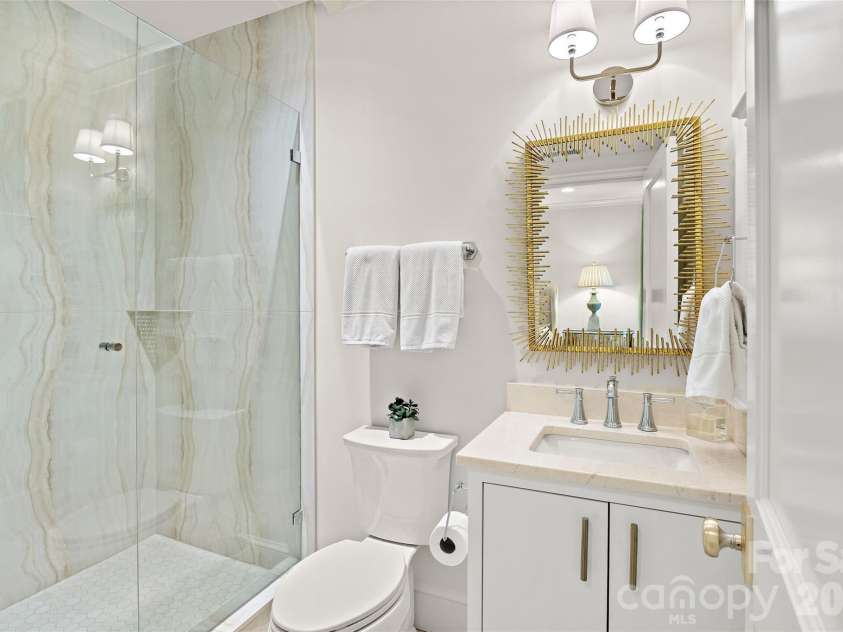 254 Huntley Place, Charlotte, NC 28207.  MLS# CAR4365613, YatesRealty ID 16761. 