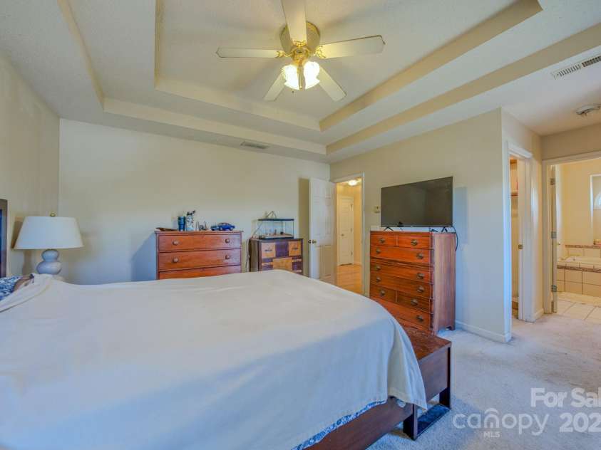 23 Westmont Drive, Asheville, NC 28806.  MLS# CAR4232076, YatesRealty ID 16762. 