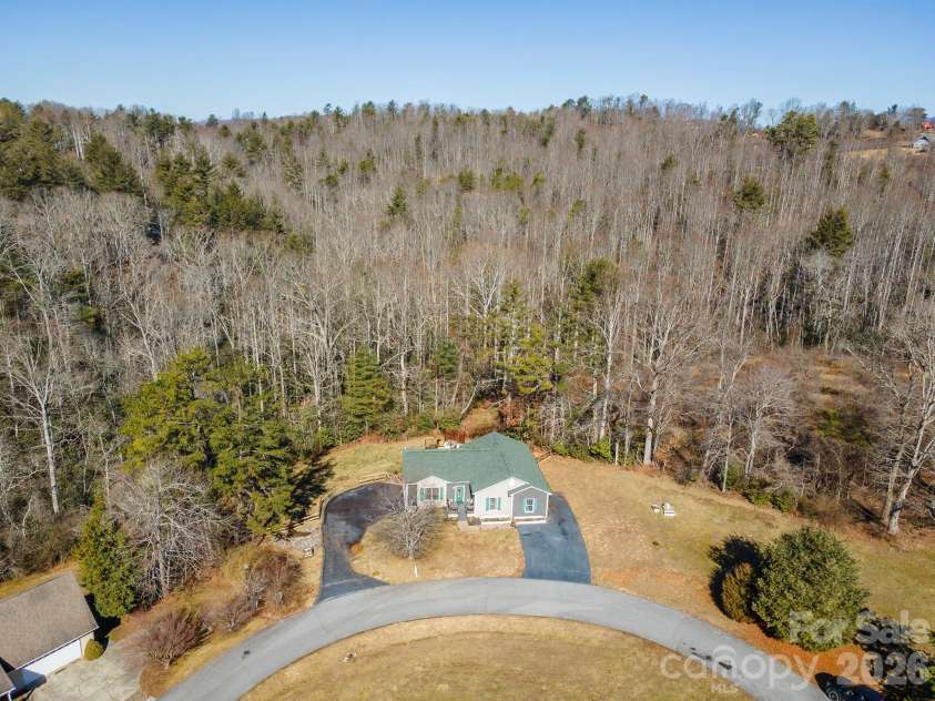243 Scenic Ridge Drive, Hendersonville, NC 28792.  MLS# CAR4342499, YatesRealty ID 16763. 