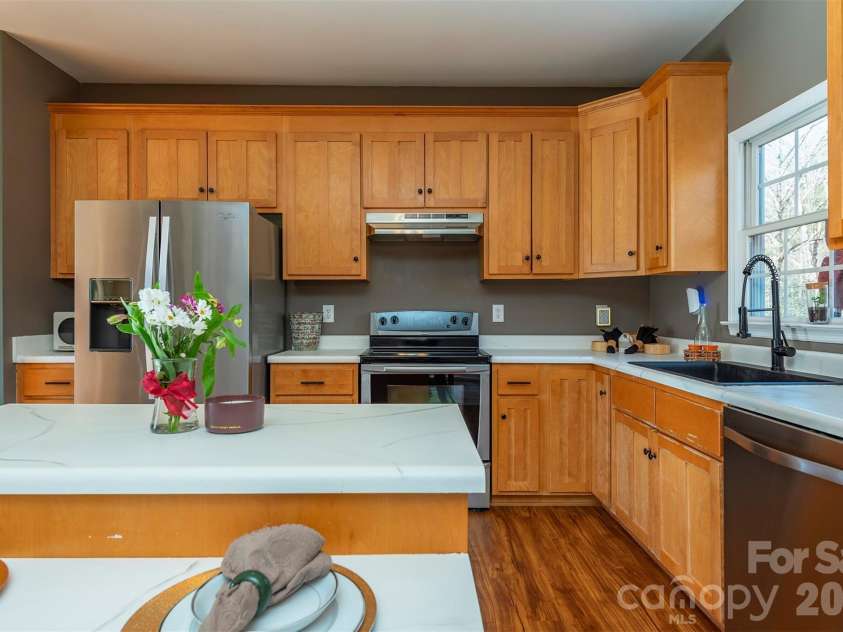 243 Scenic Ridge Drive, Hendersonville, NC 28792.  MLS# CAR4342499, YatesRealty ID 16763. 
