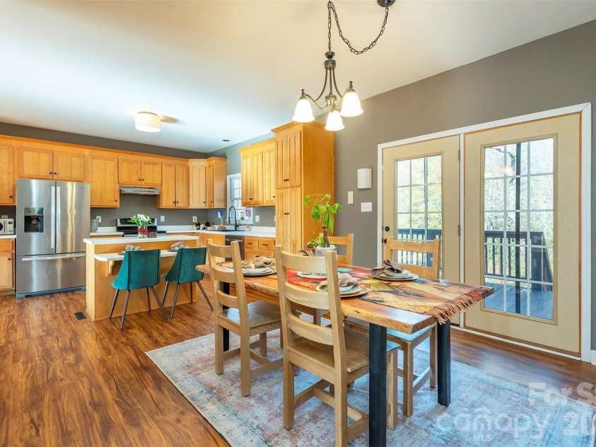 243 Scenic Ridge Drive, Hendersonville, NC 28792.  MLS# CAR4342499, YatesRealty ID 16763. 