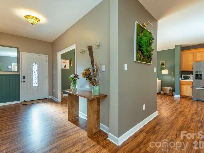 243 Scenic Ridge Drive, Hendersonville, NC 28792.  MLS# CAR4342499, YatesRealty ID 16763. 
