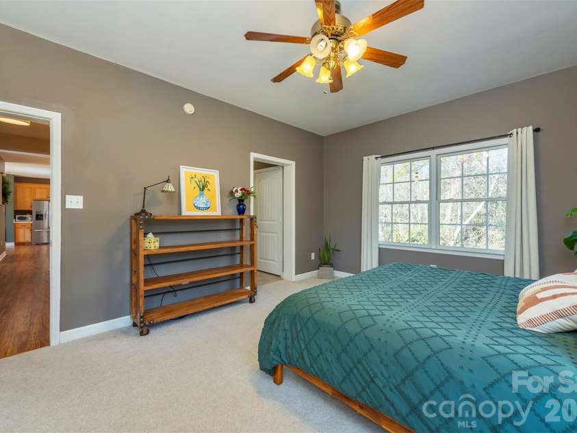 243 Scenic Ridge Drive, Hendersonville, NC 28792.  MLS# CAR4342499, YatesRealty ID 16763. 