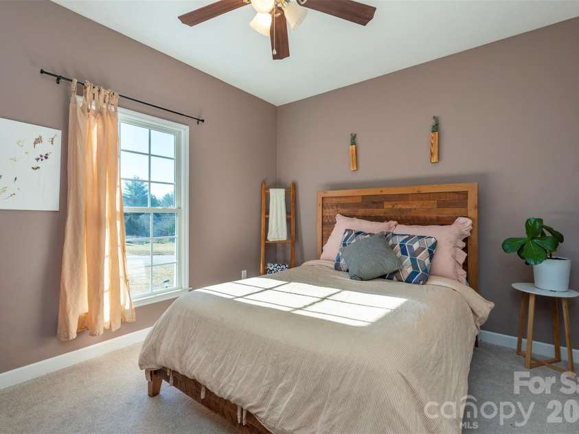 243 Scenic Ridge Drive, Hendersonville, NC 28792.  MLS# CAR4342499, YatesRealty ID 16763. 