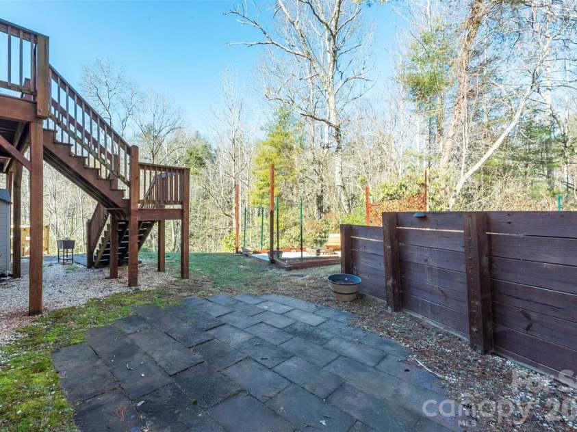 243 Scenic Ridge Drive, Hendersonville, NC 28792.  MLS# CAR4342499, YatesRealty ID 16763. 