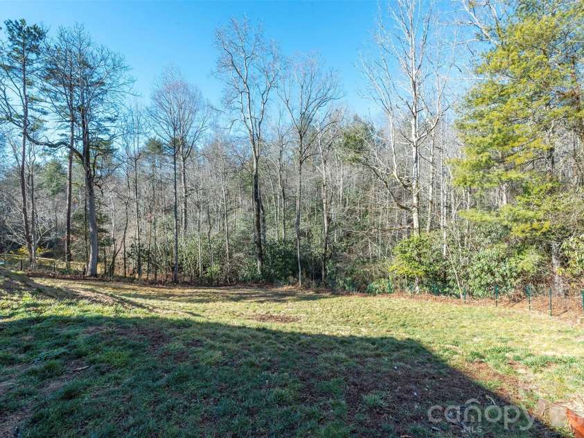 243 Scenic Ridge Drive, Hendersonville, NC 28792.  MLS# CAR4342499, YatesRealty ID 16763. 