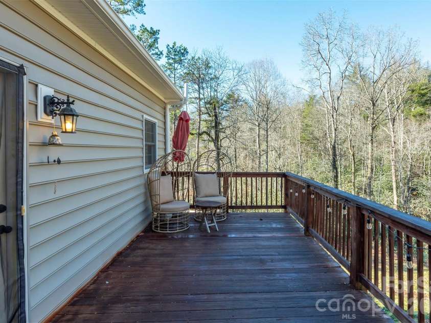 243 Scenic Ridge Drive, Hendersonville, NC 28792.  MLS# CAR4342499, YatesRealty ID 16763. 