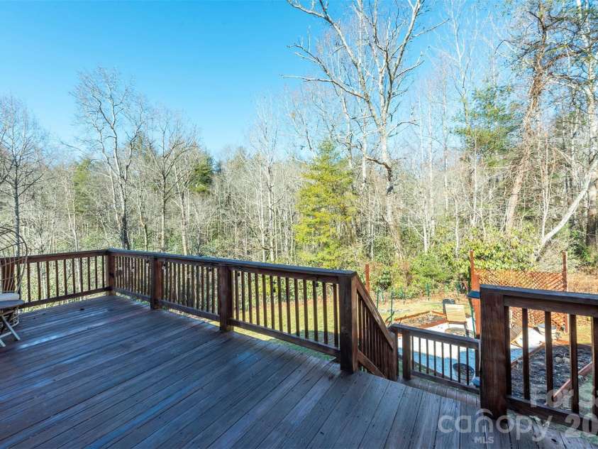 243 Scenic Ridge Drive, Hendersonville, NC 28792.  MLS# CAR4342499, YatesRealty ID 16763. 