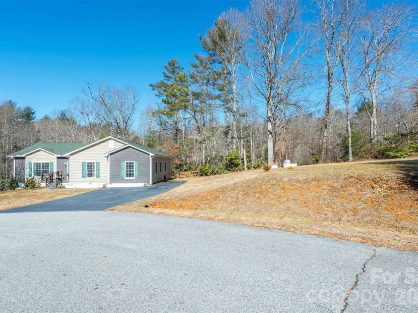 243 Scenic Ridge Drive, Hendersonville, NC 28792.  MLS# CAR4342499, YatesRealty ID 16763. 