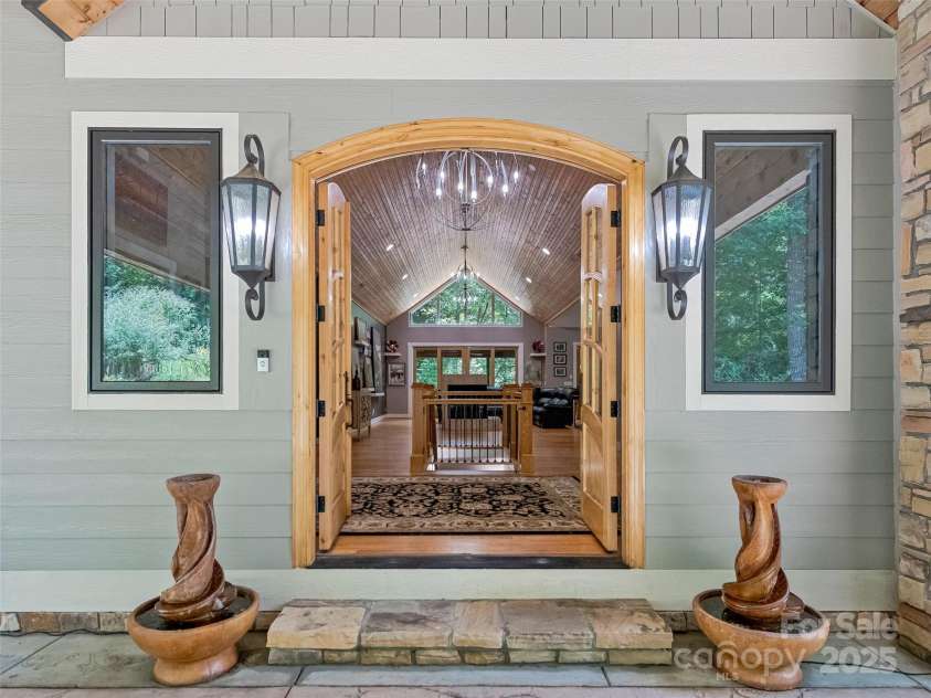 105 Blackberry Lane, Fairview, NC 28730.  MLS# CAR4301425, YatesRealty ID 16764. 