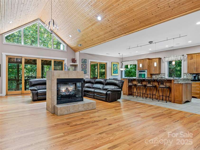 105 Blackberry Lane, Fairview, NC 28730.  MLS# CAR4301425, YatesRealty ID 16764. 