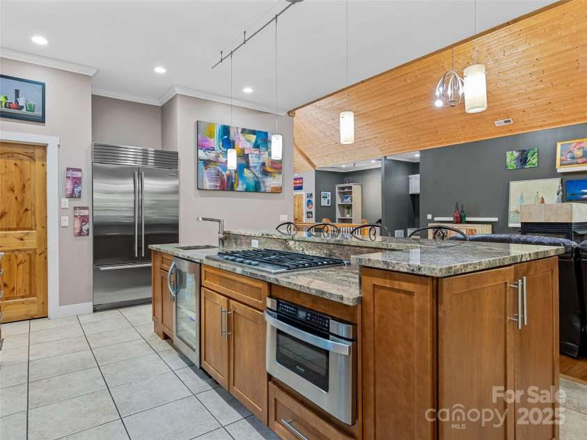 105 Blackberry Lane, Fairview, NC 28730.  MLS# CAR4301425, YatesRealty ID 16764. 