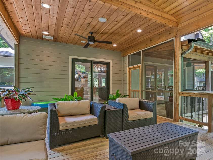 105 Blackberry Lane, Fairview, NC 28730.  MLS# CAR4301425, YatesRealty ID 16764. 