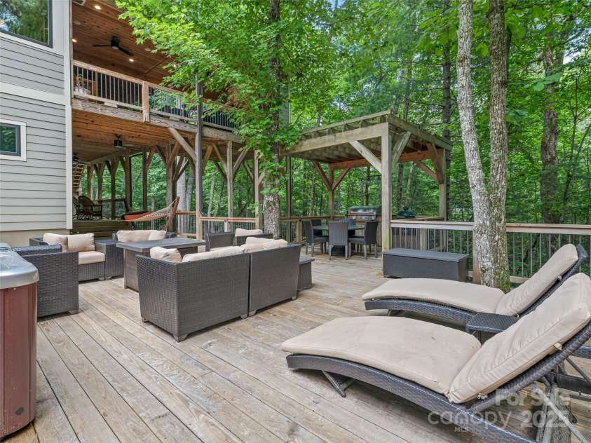 105 Blackberry Lane, Fairview, NC 28730.  MLS# CAR4301425, YatesRealty ID 16764. 