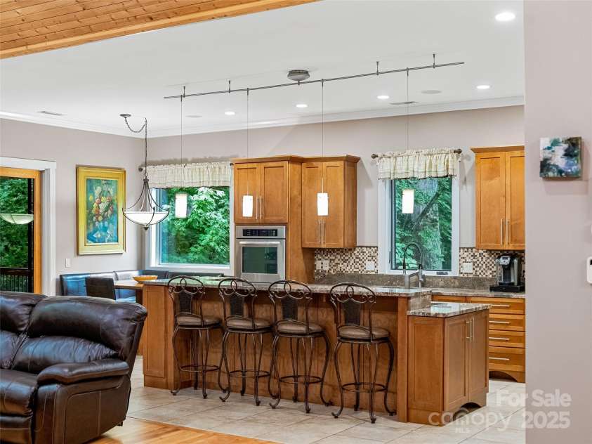 105 Blackberry Lane, Fairview, NC 28730.  MLS# CAR4301425, YatesRealty ID 16764. 