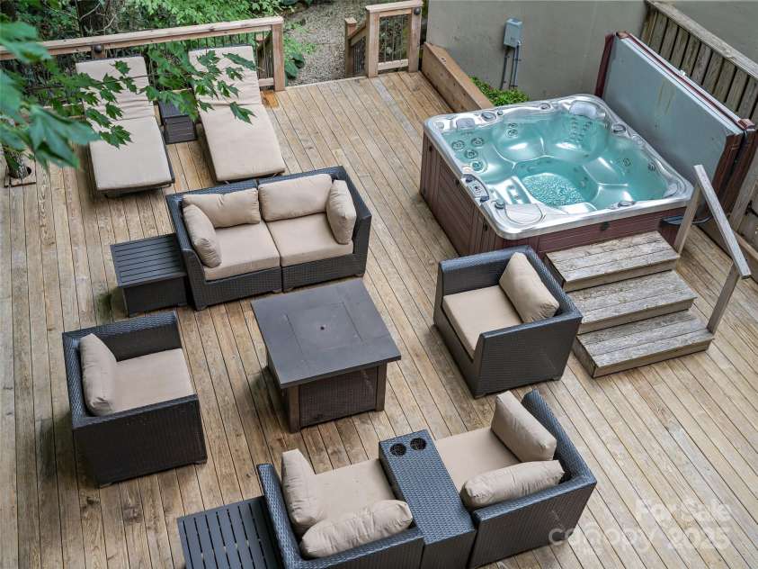 105 Blackberry Lane, Fairview, NC 28730.  MLS# CAR4301425, YatesRealty ID 16764. 