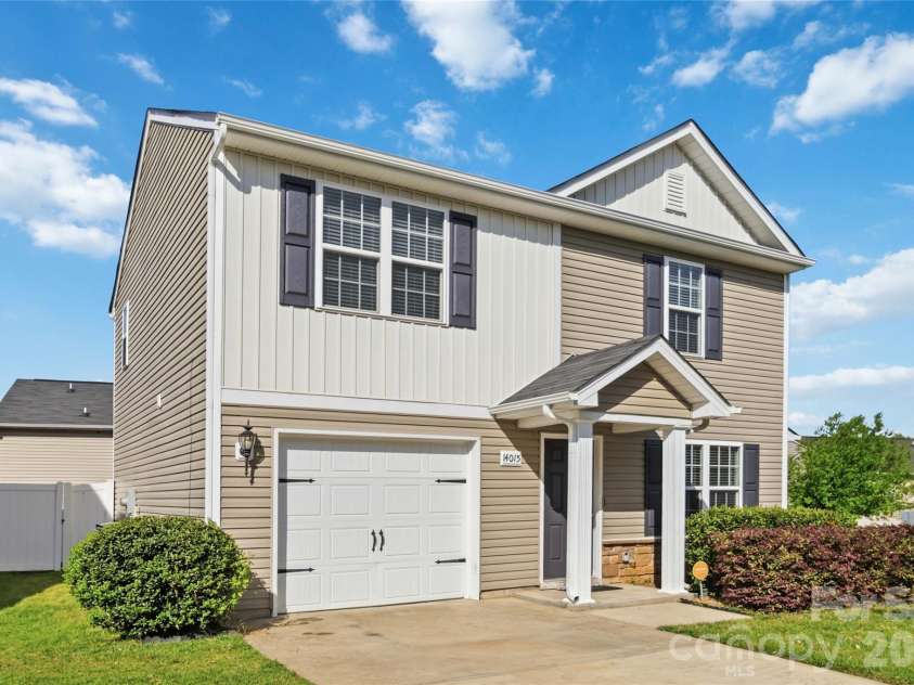 14015 Rory Glen Lane, Charlotte, NC 28215.  MLS# CAR4365200, YatesRealty ID 16764. 