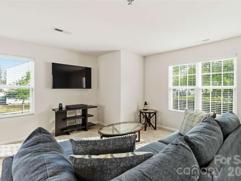 14015 Rory Glen Lane, Charlotte, NC 28215.  MLS# CAR4365200, YatesRealty ID 16764. 
