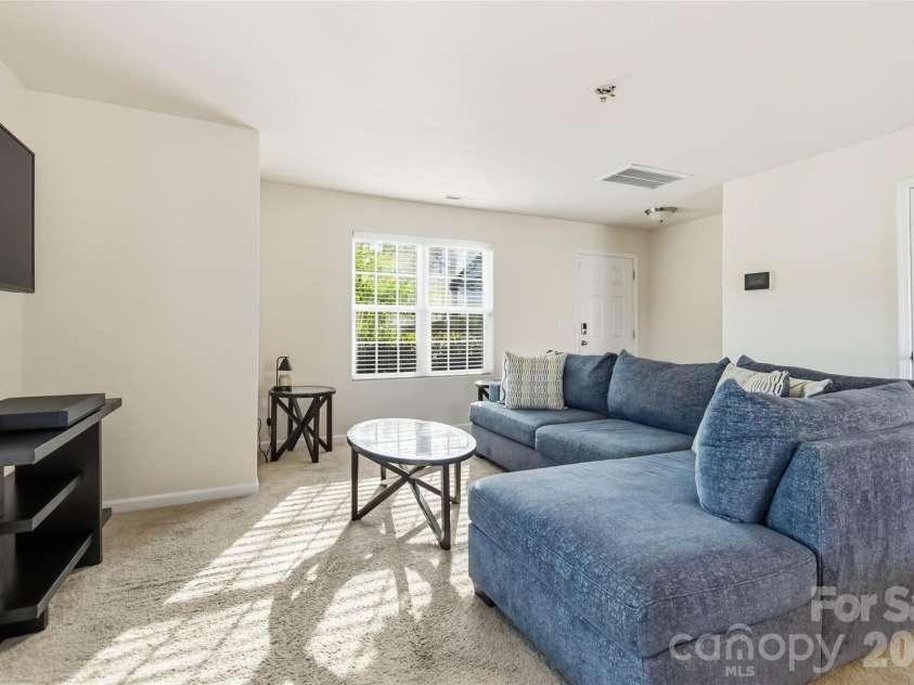14015 Rory Glen Lane, Charlotte, NC 28215.  MLS# CAR4365200, YatesRealty ID 16764. 