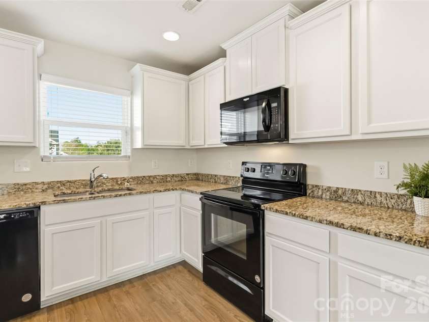 14015 Rory Glen Lane, Charlotte, NC 28215.  MLS# CAR4365200, YatesRealty ID 16764. 