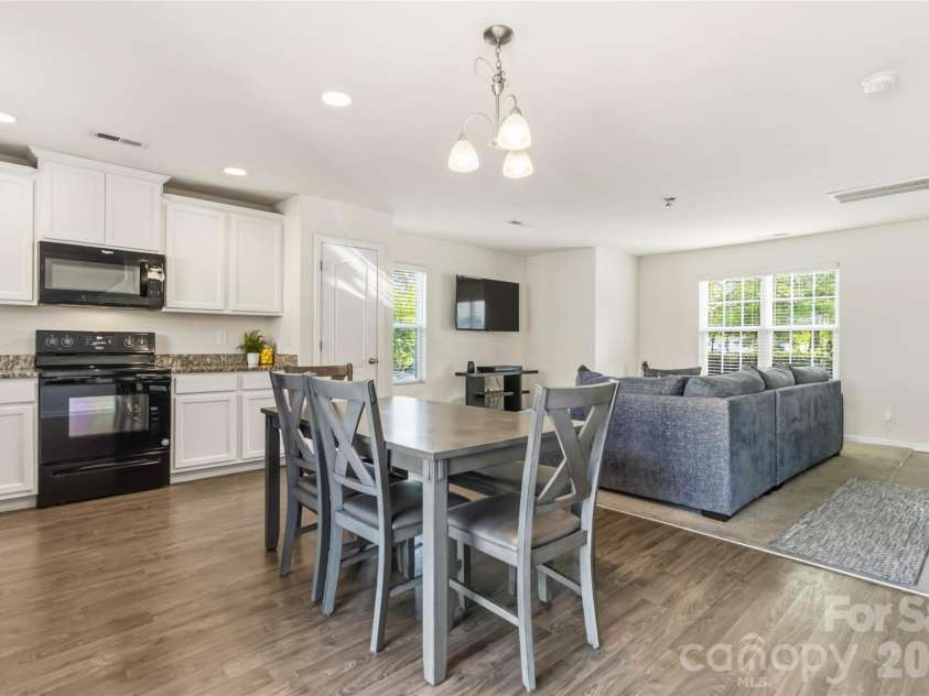 14015 Rory Glen Lane, Charlotte, NC 28215.  MLS# CAR4365200, YatesRealty ID 16764. 