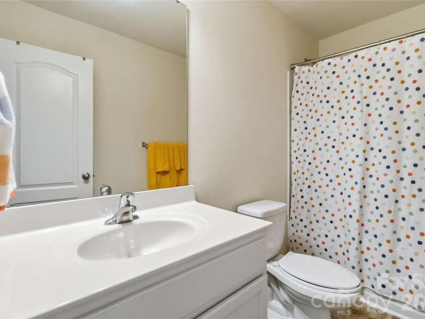 14015 Rory Glen Lane, Charlotte, NC 28215.  MLS# CAR4365200, YatesRealty ID 16764. 