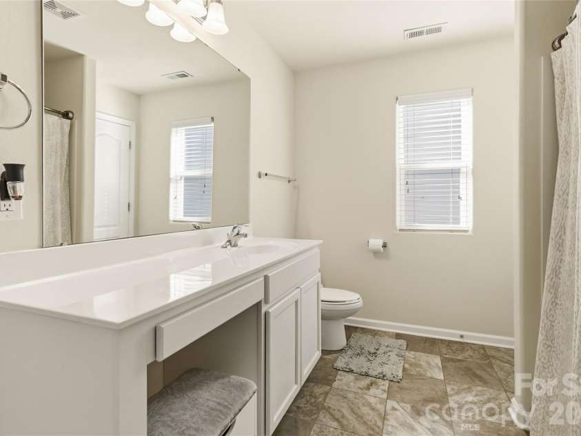 14015 Rory Glen Lane, Charlotte, NC 28215.  MLS# CAR4365200, YatesRealty ID 16764. 