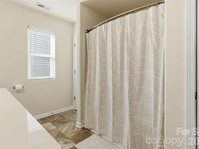 14015 Rory Glen Lane, Charlotte, NC 28215.  MLS# CAR4365200, YatesRealty ID 16764. 