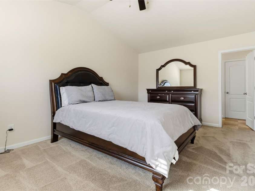 14015 Rory Glen Lane, Charlotte, NC 28215.  MLS# CAR4365200, YatesRealty ID 16764. 