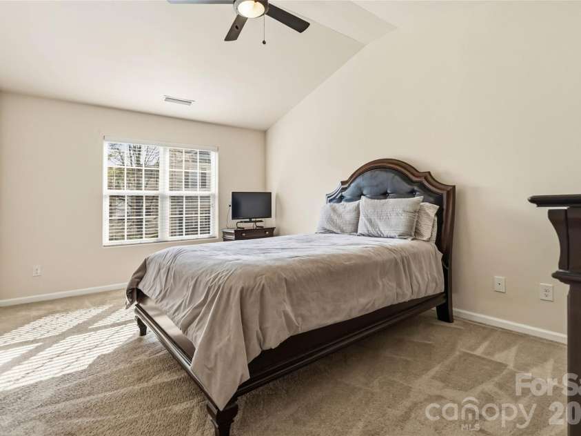 14015 Rory Glen Lane, Charlotte, NC 28215.  MLS# CAR4365200, YatesRealty ID 16764. 