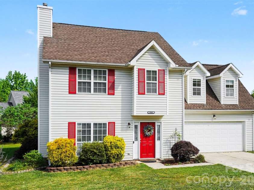 1041 Chaucery Lane, Matthews, NC 28104.  MLS# CAR4365400, YatesRealty ID 16765. 