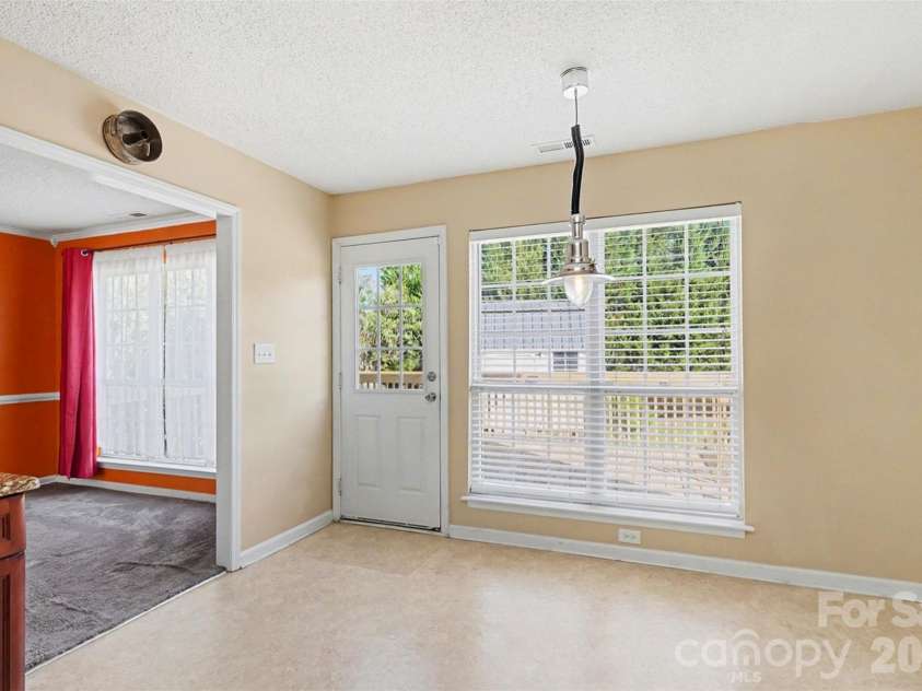 1041 Chaucery Lane, Matthews, NC 28104.  MLS# CAR4365400, YatesRealty ID 16765. 