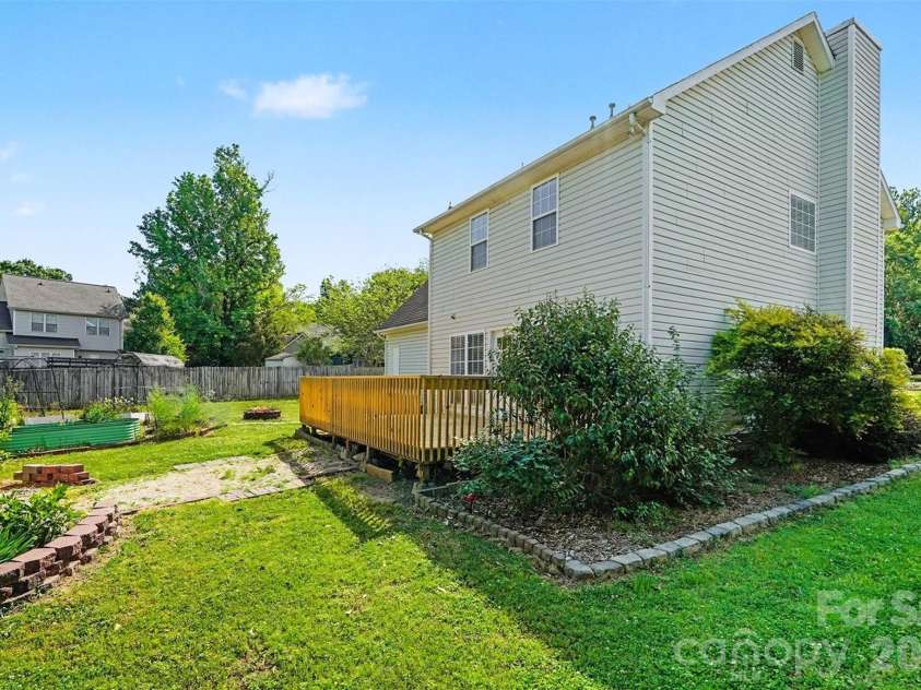 1041 Chaucery Lane, Matthews, NC 28104.  MLS# CAR4365400, YatesRealty ID 16765. 