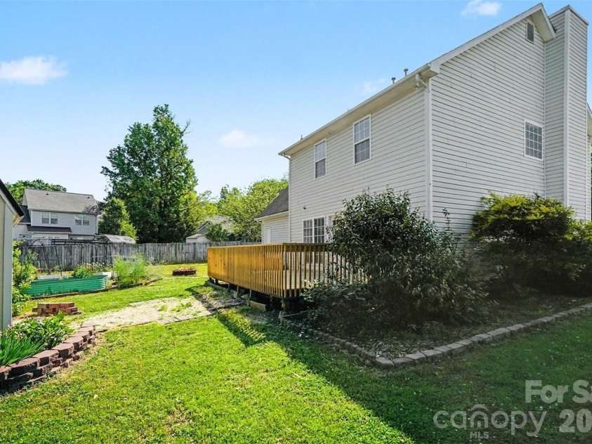 1041 Chaucery Lane, Matthews, NC 28104.  MLS# CAR4365400, YatesRealty ID 16765. 