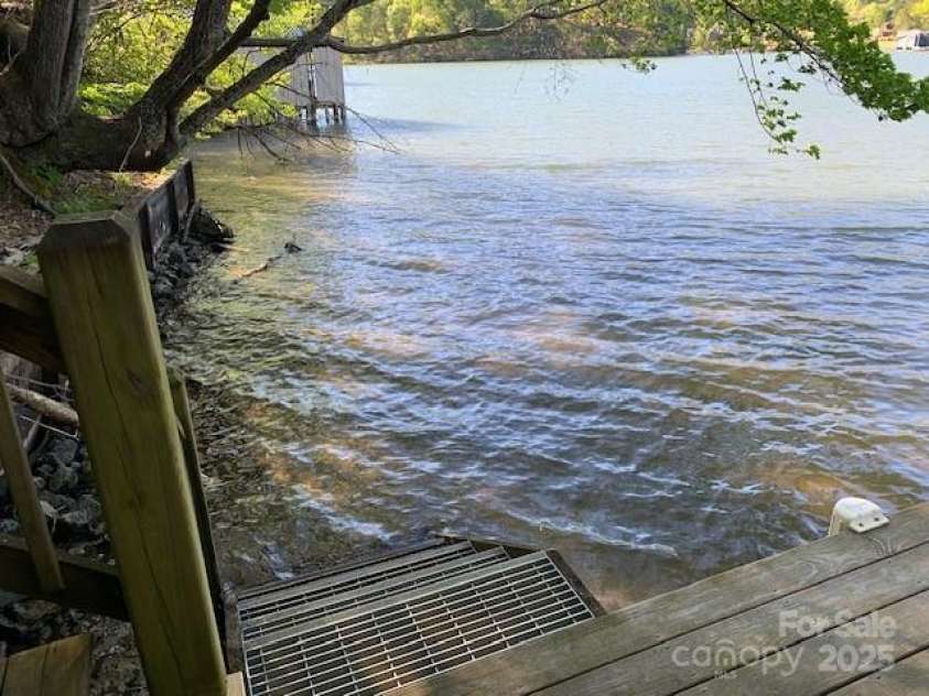 194 Mark Twain Drive, Lake Lure, NC 28743.  MLS# CAR4263893, YatesRealty ID 16767. 