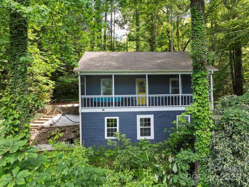 194 Mark Twain Drive, Lake Lure, NC 28743.  MLS# CAR4263893, YatesRealty ID 16767. 