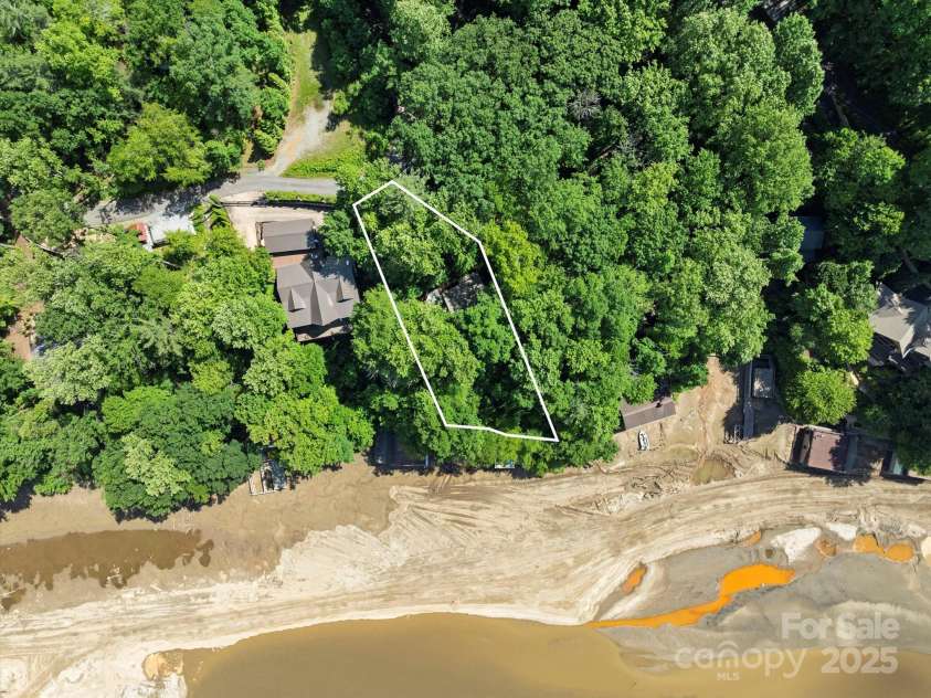 194 Mark Twain Drive, Lake Lure, NC 28743.  MLS# CAR4263893, YatesRealty ID 16767. 