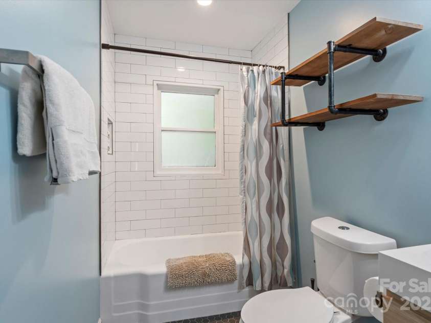 194 Mark Twain Drive, Lake Lure, NC 28743.  MLS# CAR4263893, YatesRealty ID 16767. 