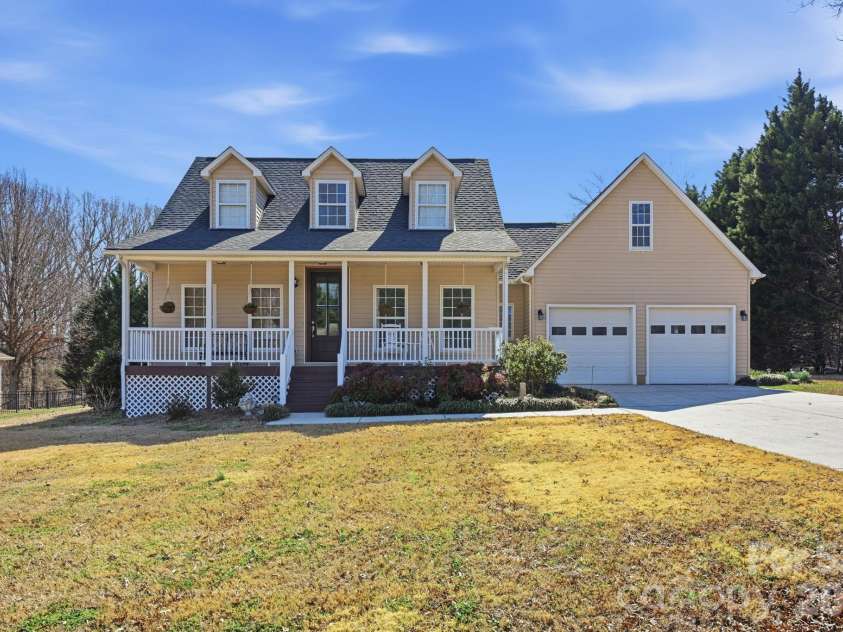 7335 Broad Wing Lane, Sherrills Ford, NC 28673.  MLS# CAR4350397, YatesRealty ID 16767. 