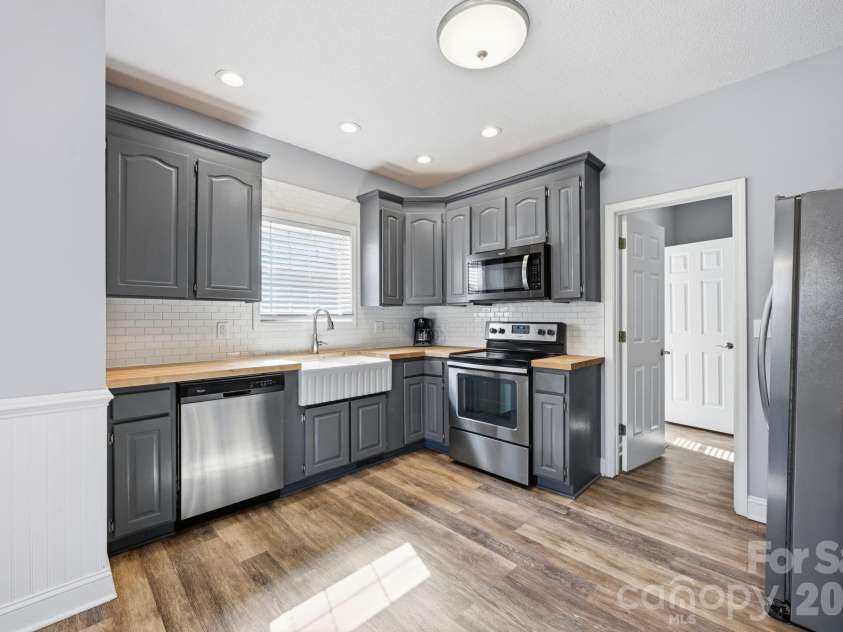 7335 Broad Wing Lane, Sherrills Ford, NC 28673.  MLS# CAR4350397, YatesRealty ID 16767. 